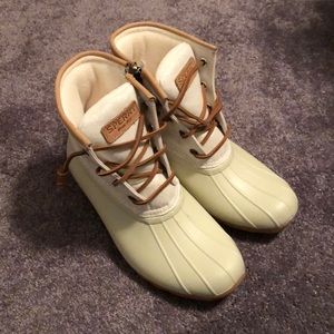 BRAND NEW! Sperry ivory duck boots size 8